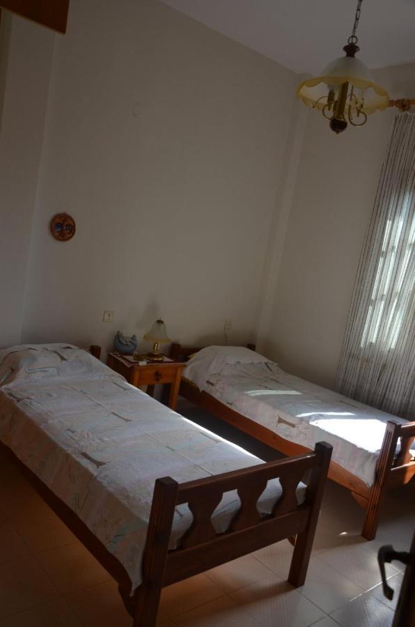 Holiday Home Near The Sea Nea Mesagkala Exterior photo