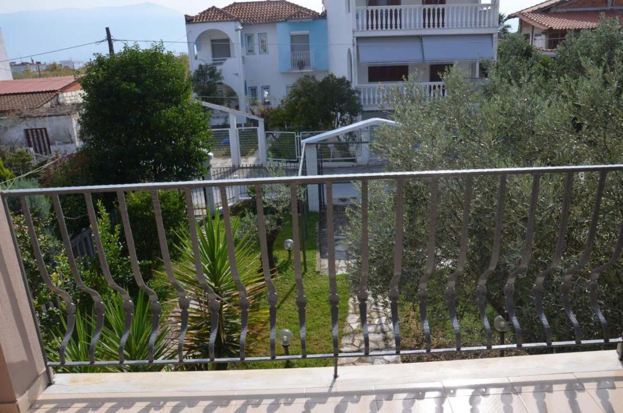 Holiday Home Near The Sea Nea Mesagkala Exterior photo