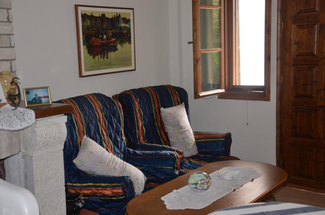Holiday Home Near The Sea Nea Mesagkala Exterior photo