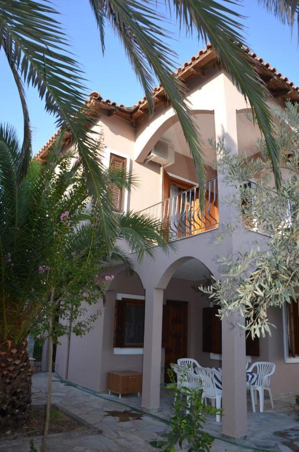 Holiday Home Near The Sea Nea Mesagkala Exterior photo