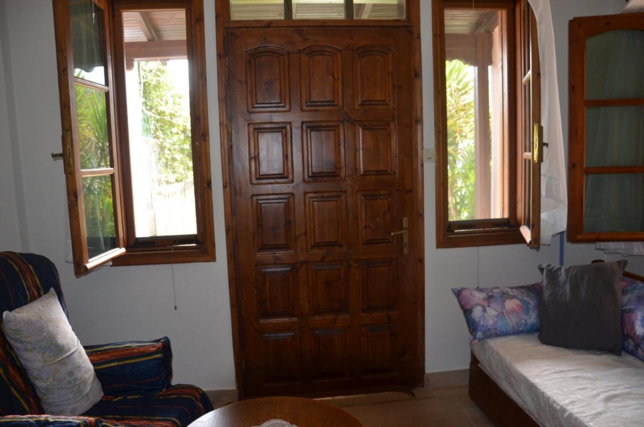 Holiday Home Near The Sea Nea Mesagkala Exterior photo