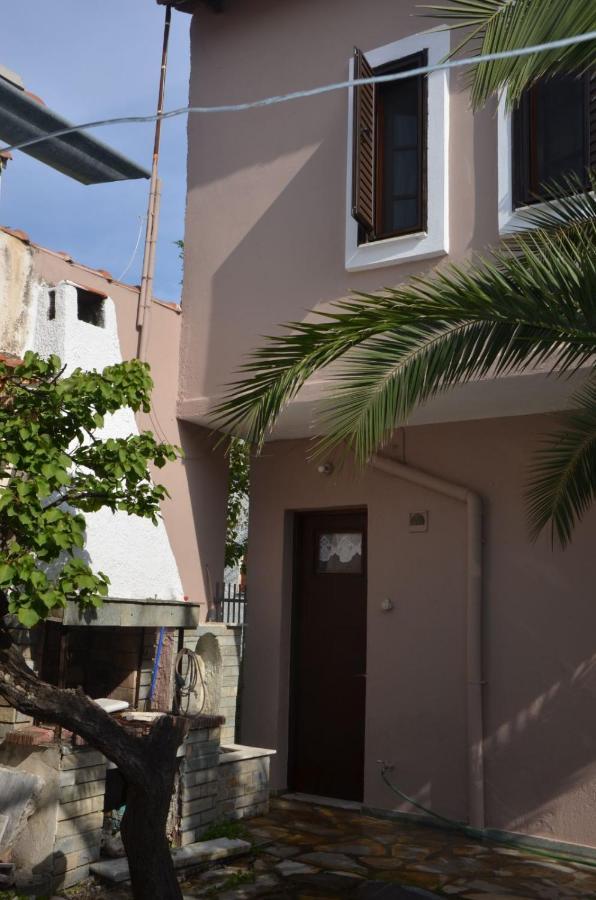 Holiday Home Near The Sea Nea Mesagkala Exterior photo